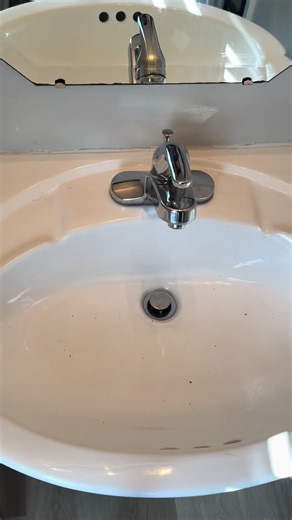 Clean paint bits out the sink with me, @Lysol US, and @Mr.Clean 🧽 #cleantok #contentcreator #fyppp #cleaning