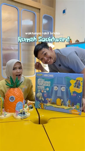 BUILD SQUIDWARD'S HOUSE! THE BRICKS ARE SO DETAILED 😍