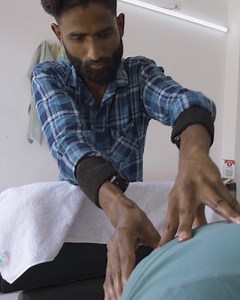 17K views · 345 reactions | Last year I explored India, stopping off in Nagpur for a finger-snapping, neck and body massage. #nomad #relaxing #travellingbarber #headmassage #indianasmr #nomadbarber #fyp #indiamassage #oddlysatisfying #relaxation #relax #streetmassages #asmr #asmrsound #asmrmassage | Nomad Barber | Facebook