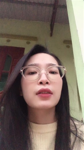 Câu Chuyện Lông Mày Dựng Đầy Hài Hước