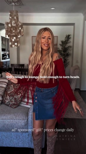 Ultimate off-the-shoulder fringe top with all the drama in the sleeves ✨ buttery soft, super stretchy, but still true to size. I styled it with a denim skort and cowgirl boots for that effortless western-meets-cool vibe. #offshouldertop #fringedetails #cowgirlstyle #westernvibes #coolgirloutfit