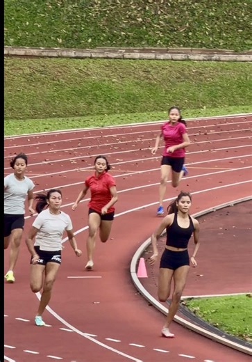 150 Meter Athletic Hurdles Competition Highlights