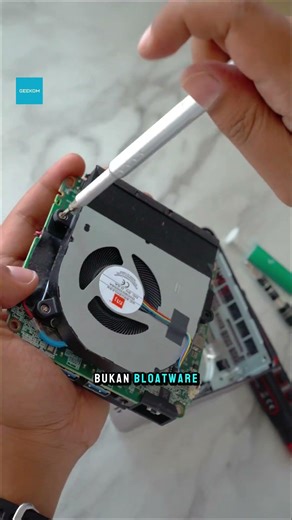 No Bloatware but still Windows 11?