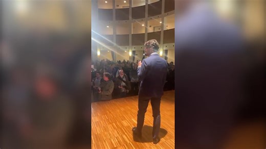 2.2K views · 26 reactions | Iniziata l’era di Alberto Stefani. Lega primo partito doppia Fratelli d’Italia e conquista 19 consiglieri. Il neo governatore in visita ad una casa di riposo dopo la festa di ieri sera. Ora subito al lavoro per la nuova Giunta. | Telearena | Facebook
