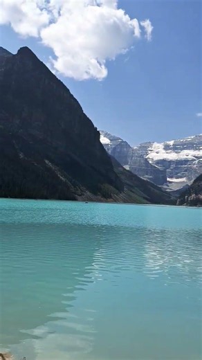 カナダ🇨🇦#4 #canada #lakelouise #mountain #travel #woman #カナダ #レイクルイーズ #旅行 #湖景 #無加工 #japanese 🇯🇵