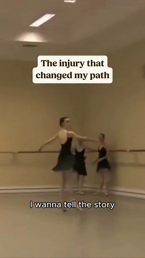 WHY BALLET INJURIES CAN HAPPEN: BACK BROKEN. ✨ When I was younger I focused so much on in succeeding that I avoided all the signs and red flags that ultimately led me to have one of the worst injuries of my life. One of those signs was being underweight and therfor having no periods. The lack of period at the time was seen to me as a joy 😅 But actually it was a sign that my body was underweight and not totally healthy. Another thing I should have done is listen to the pain I was starting to get