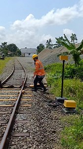 Butterfly barrier / derailing switch service. #railway #railroad #train #trainspotting #derailingswitch | Bayu Santoso