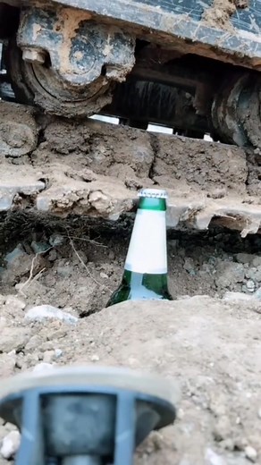 11K views · 20 reactions | Unreal Bulldozer Control That Redefines Heavy Machinery Skills!壟‍♂️ #skillschallenge #craftman #engineering #machinery #satisfying | Fono fono | Facebook