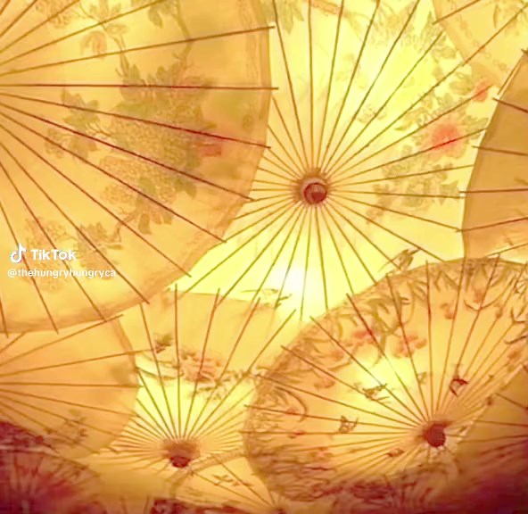 Yellow girls #thecardigans #thesundays #girlhood #yellowaesthetic #yellow #gold #goldenbrown #light #themarias #fyp