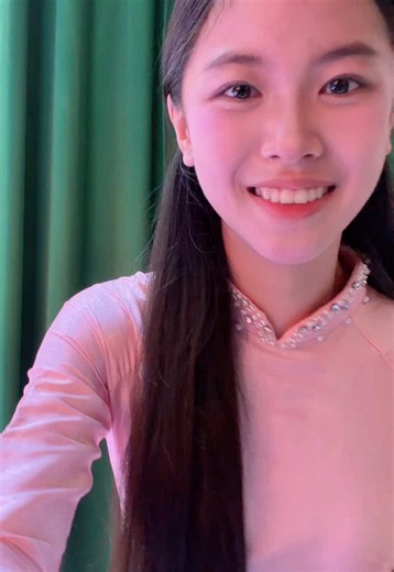 Ghệ tone hồng: cách phối áo dài tay phồng tone pink