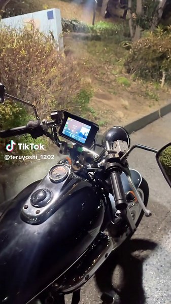 ドラレコ付きのモニター付けたらバイク乗るのが楽しくなったし見栄えもさらに良くなった#マグナ50 #マグナ50乗りと繋がりたい #アメリカンバイク #マグナ50成長日記 #motorcycle #バイク乗り