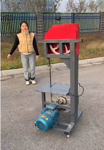 Heavy-Duty Bandsaw for Daily Woodworking & Cutting