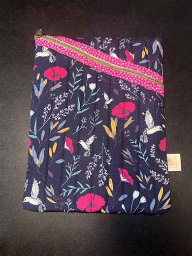 Hemingway Pouch (large 9x12”) in Navy and Fushia Humming Bird and Floral Print. - Etsy