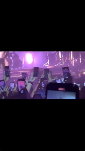 28K views · 661 reactions | WATCH: Post Malone invited a fan to jam with him halfway through his concert in Manila on Monday night (September 18). He introduced the fan as 'Dia,’ and said she would be playing the guitar while he sang 'Stay.' Before concluding the show, the American rapper-songwriter thanked his Filipino fans for welcoming him and supporting his music. | via MJ Felipe, ABS-CBN News | ABS-CBN News | Facebook