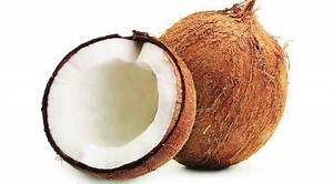 जेवणात प्रामुख्याने नारळ वापरताय? तर वेळीच व्हा सावध! ‘या’ आजारांमध्ये नारळ करतो विषासमान काम