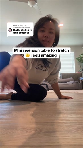 Nexeva on Instagram: "I LOVE this mini inversion table, doesn’t take much space and works amazingly well! #miniinversiontable #inversiontable #backstretch #backpain #tiktokshopblackfriday"