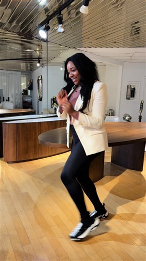 South Bend Dining Collection with Barolo Swivel Chairs