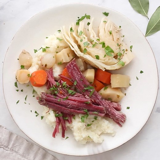 280K views · 1.4K reactions | Easiest way to make Corned Beef and Cabbage is in the slow cooker! PRINT: https://www.skinnytaste.com/crock-pot-corned-beef-and-cabbage/ | Skinnytaste | Facebook