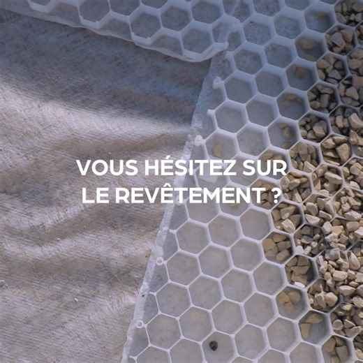 Vous cherchez une solution esthétique et durable pour vos allées de jardin ou de garage ? Optez pour le gravier stabilisé Gardeneo Stab® : 🚗 Carrossable et parfait pour les véhicules. 🌱 Anti-végétation : fini les mauvaises herbes ! 💧 Drainant : pas de flaques, ni d'ornières. Avec un tarif attractif, aménagez vos extérieurs sans compromis ! Obtenez un devis gratuit en remplissant notre formulaire. | Garden'Park Concept France