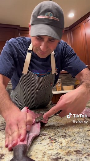 Expert Guide: Filleting Black Cod for Delicious Seafood Dishes