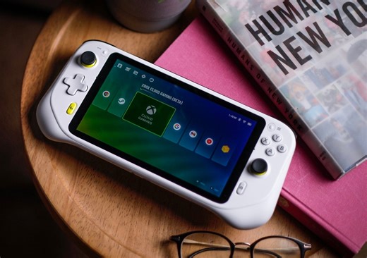 Logitech G Cloud handheld console arrives in UK & Europe with attractive offers - Gizmochina