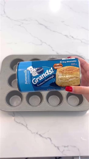 299K views · 1.4K reactions | Mini chicken pot pie recipe不復凌 all you need is a muffin tin and a few ingredients! Made these last year and you guys loved them so had to share this recipe again! Always a hit! So | News style | Facebook