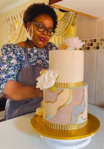 Advanced Cake Baking and Decorating Techniques