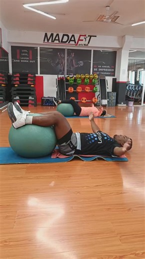 Boo Madafit on Instagram: "🥰VENDREDI 🥰 ♦️Cours Collectifs ♦️ ▪️8h30-9h30 ZUMBA FITNESS avec Catuciah Hiler Blanche Zin ▪️9h30 - 10h30 Frédéric Ralaimongo ▪️ 12h30- 13h30 ZUMBA FITNESS avec Baholy Andrinirina 👉👉👉▪️ 17h30 - 18h30 ZUMBA FITNESS avec Catuciah Hiler Blanche Zin ♦️La salle de musculation ♦️ ▪️Abonnés 5h-18h ▪️séance : 07h à 18h Dam Rakotozandriny Robinson Hajatiana Junior Lion De Blood 📍MADAFIT ANKORONDRANO📍 ♥️ La meilleure référence sportive ♥️ Route des hydrocarbures, juste e