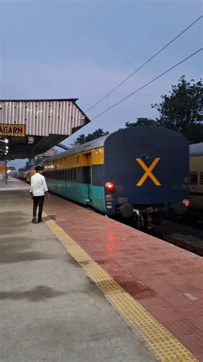 Last Coach View 😍 Train Departure Moment 🚆#IndianRailways #TrainVideo #RailFan