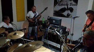 Make it with you, interpretada por Mapache Band. | Mapache Band