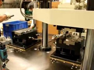 Vertical Injection Molding Machine With Rotary Table with 3-Tie Bar - KING'S Solution