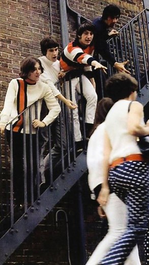 4.5K views · 41 reactions | Kindaaa ready for autumn but just for the clothes  . #60sfashion #modfashion #1960s #vintageoutfit #modgirl | Avery Wade | Facebook