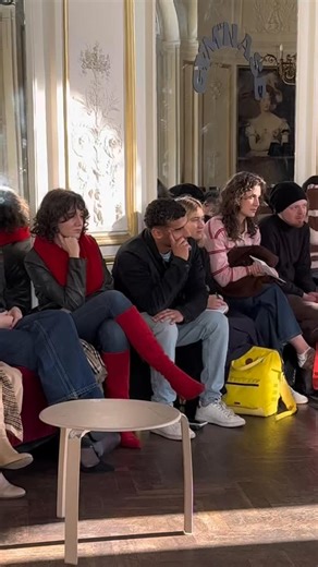 La formule pro de l’école Acteurs Artisans permet de construire au mieux son réseau en rencontrant tous les mois des directeurs de casting, des agents et des professionnels ancrés dans le métier.  Elle permet aussi à l’élève de faire son book photo ainsi que sa vidéo de présentation officielle Plus d’infos sur le site de l’école ✨ #acting #pro #ecole #cinema #theatre #jeu #casting | École de Théâtre Acteurs Artisans | Facebook