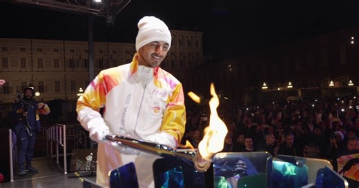 La fiamma olimpica fa tappa a Torino: gloria per Zaytsev, Chiellini e Bagnaia