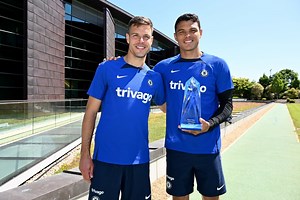 Thiago Silva receives Players’ Player of the Season award
