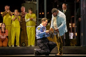 Review: In Beethoven’s ‘Fidelio’ at Lyric Opera, prisoners sing about the joy of freedom