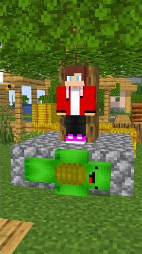 JJ and Mikey Play Meccha Chameleon 👀 - MAIZEN Minecraft Animation #shorts