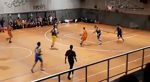 49 secondi di emozioni, di spettacolo, di giocate ai limiti dell'umano, di spot alla pallacanestro. Benvenuti nella categoria UISP di Milano. #disisuaiuiplei [di Basket K2] | La Giornata Tipo