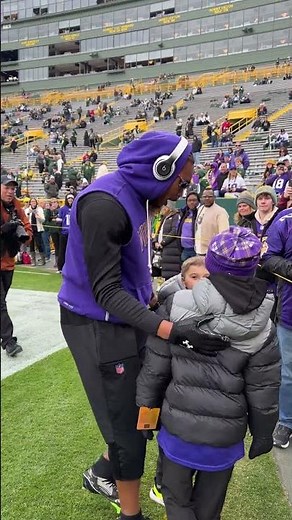 Adam Thielen's kids griddy with Justin Jefferson 🤣