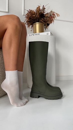 8.3M views · 1.6K reactions | DIY: boot socks罹✂️ Fashion hack every fashion girl needs✨ Boots: LULU #fashion #hack #diy #socks | Quanticlo | Facebook