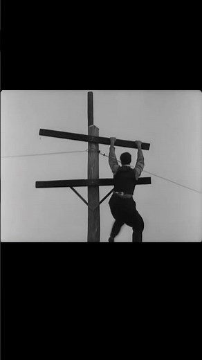 Buster Keaton in a Masterful Physical Scene#BusterKeaton