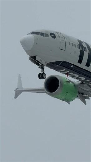 Flair Airlines Boeing 737 Max 8