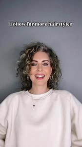 Banana clip hairstyle 💖🫶 Will you try it? #fyp #trendinghairstyles #curlyhairstyles #easyhairstyles #hairstyle #curlyhair | curlykiet