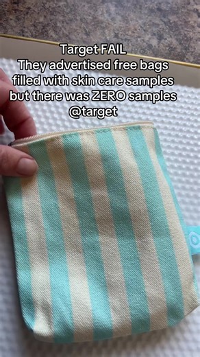 There was someone handing out the bags and when I asked where the samples were she said she didn’t know they must have not gotten a shipment. @target #fail