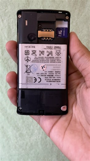 Sony Ericsson Xperia X8 | how to open the backcover & battery