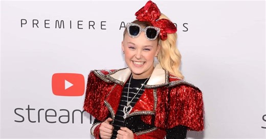 'Her mum set her up’: Internet surprised after discovering JoJo Siwa's mother dyed her hair at just age 2