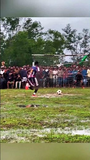 Goalkeeper’s INSANE Save Stuns Everyone! 😱🧤 | You Won’t Believe This Reflex!
