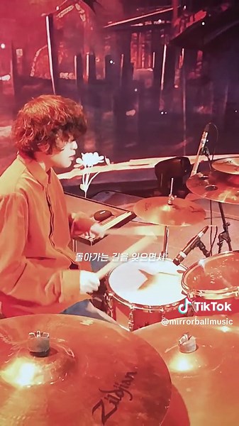 #NEW_MUSIC 특유의 벅차오름과 서정이 느껴지는 #cotoba 의 #coii #MV 가 공개되었습니다👾🩵#Humanoid_operational