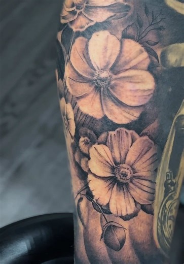 LEG TATTOO 📍 CPR Tattoo & Piercing 📍 Corso Camillo Daniele, 77, 80024 Cardito NA 📩 DM per info e appuntamenti #cprtattoo #backtattoo #tattooitalia #tattoostudio #inked