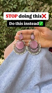 140K views · 11K reactions | Confused about what to wear? Check this Out!✅ Follow us for More Such Tips #colortheology #colourtheory #fashiontips #stylingtips #jewellerystyling #trendyearrings #chandbali #trendyjewelry #bollywoodjewellery #celebrityjewellery | UnfoldSelf | Facebook